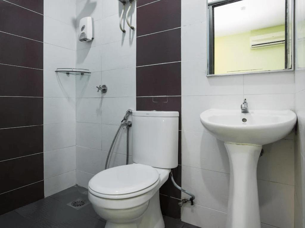 Bangi Business Hotel Kampong Sungai Ramal Dalam Exterior photo